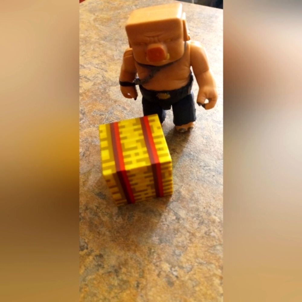 Minecraft piglin warrior  Action Figure with Yellow and Red Gift Cube